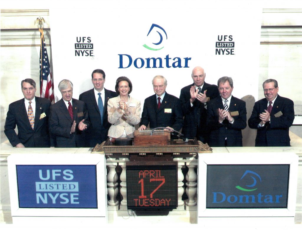 Domtar celebrates NYSE IPO